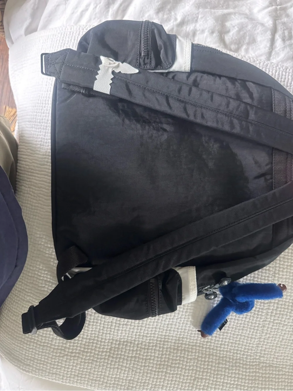 Kipling spacious flap